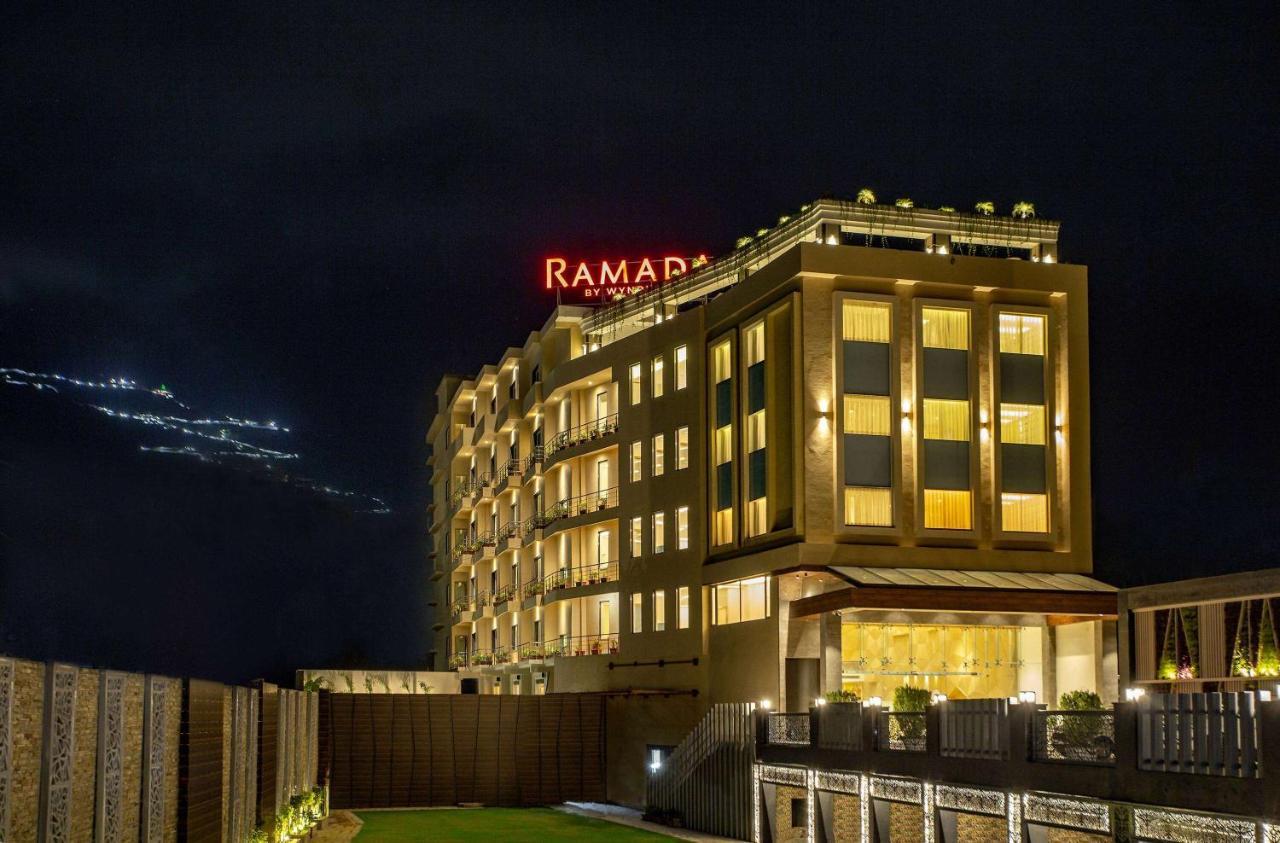 Ramada By Wyndham Katra Station Road Hotel Luaran gambar